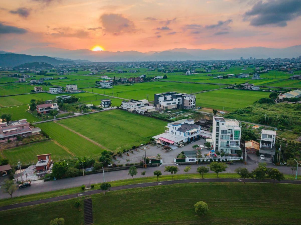 冬山閒雲居民宿 Dongshan  Exteriör bild